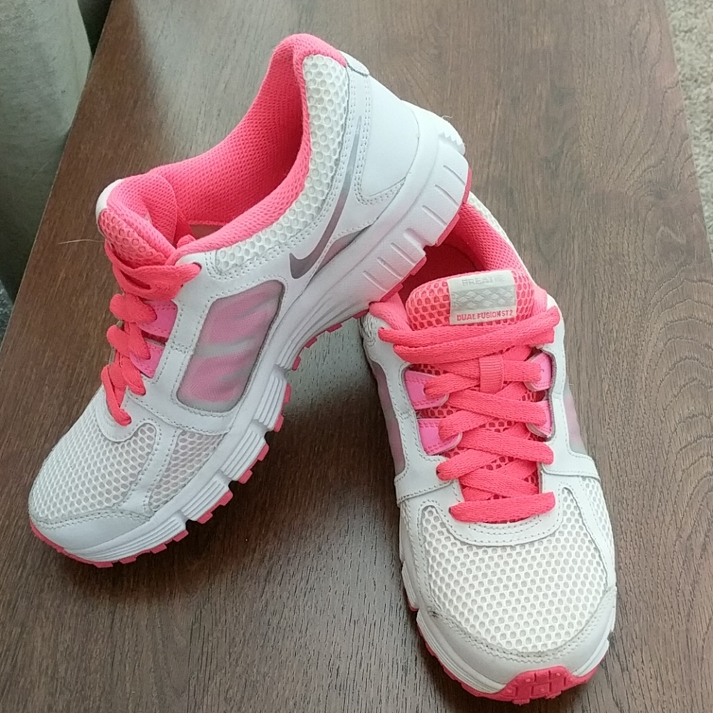 Women's Nike Dual Fusion